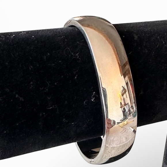Unbranded Bangle Bracelet Women OS Silver Good 925 Sterling Hinged Domed Wide